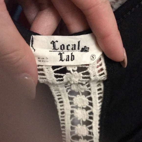 Black tank top with pattern and lace - Picture 6 of 6